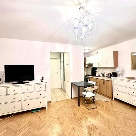 Ferienwohnung Entire Studio In Centrum Warschau Exterior foto